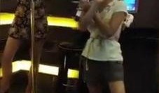 潮妈爆料被扒裤子视频,被扒裤子视频引发热议，真相究竟如何？