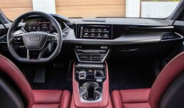 奥迪新款内饰爆料视频播放,豪华升级，科技感十足！”