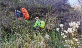 娱乐吃瓜酱拐进山里,拐进神秘山林探险记