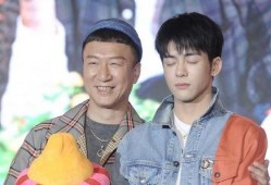 娱乐圈八卦最新爆料故事,当红小花与神秘富商的甜蜜邂逅